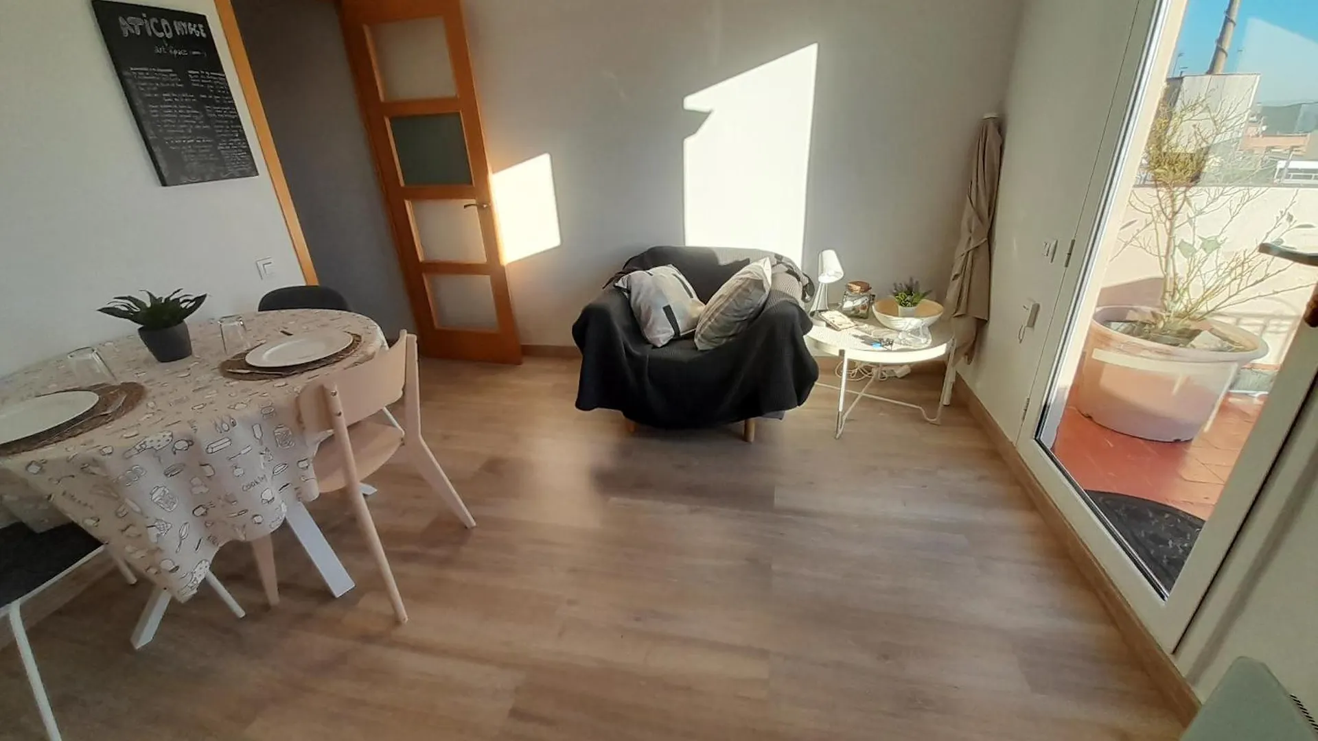 Atico Hygge & Art Space Terrassa 0*,  Spain