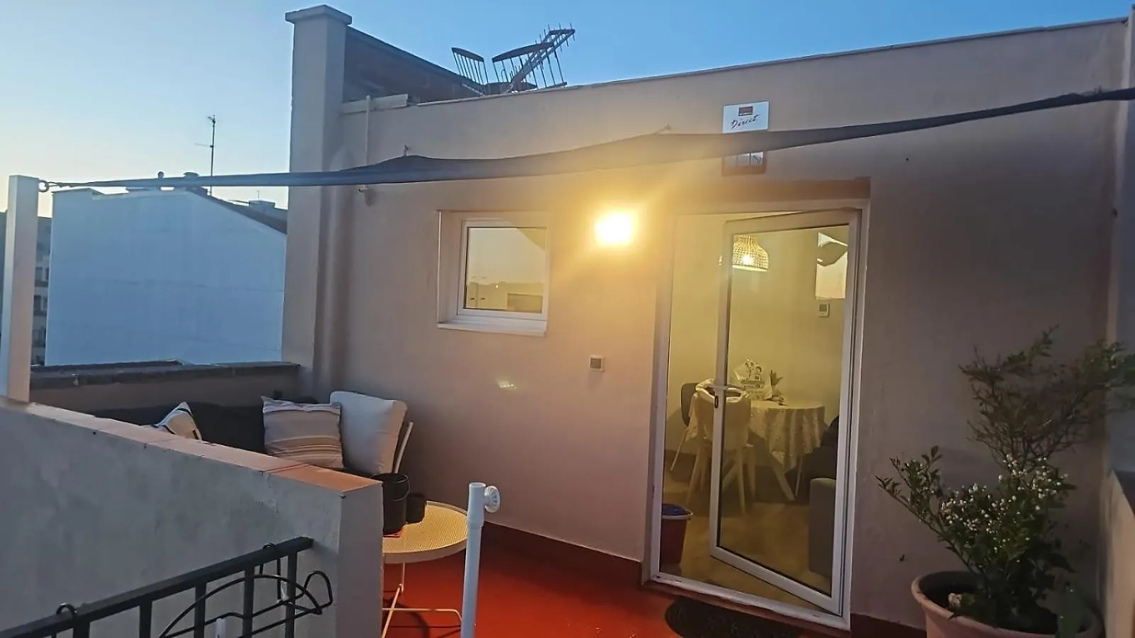 Atico Hygge & Art Space Terrassa Apartment